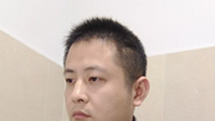 <div class="col-md-7" style="padding:0 20px 0 0;"> 								<h3>呂小鋒</h3> 								<p>中國核工業華興建設有限公司<br /><br /></p> 							</div><p class="description">十分有幸參加了2017年第一屆建筑業財稅知識競賽，并一路走到決賽，取得團隊銀獎的好成績。這次競賽開闊了我的眼界，</p>
