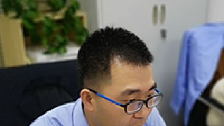 <div class="col-md-7" style="padding:0 20px 0 0;"> 								<h3>王永華</h3> 								<p>中國核工業華興建設有限公司<br /><br /></p> 							</div><p class="description">又一次財稅知識競賽如約而至，作為上次競賽的參與者，內心當然是百感交集，欣喜于又有一次機會去感受比賽的驚心動魄，</p>